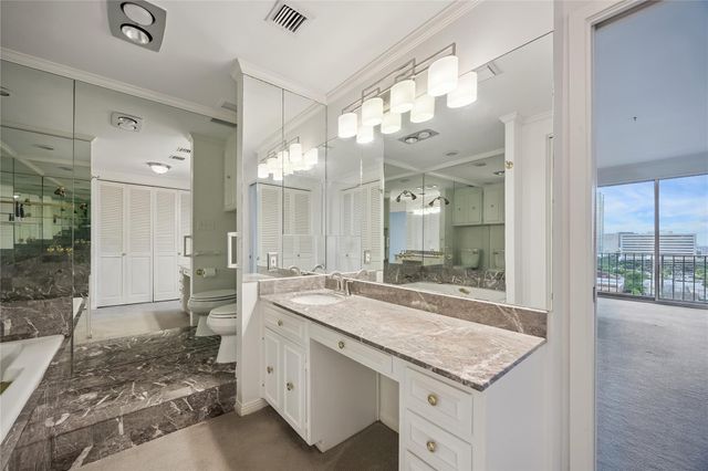 2200 Willowick Road 11B, Houston, TX 77027