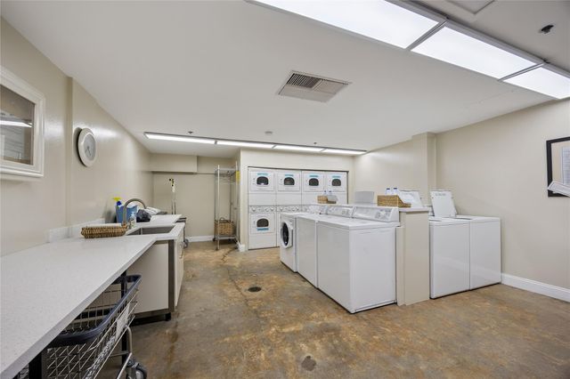 2200 Willowick Road 11B, Houston, TX 77027