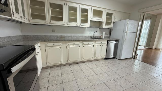 2200 Willowick Road 11B, Houston, TX 77027