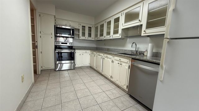 2200 Willowick Road 11B, Houston, TX 77027