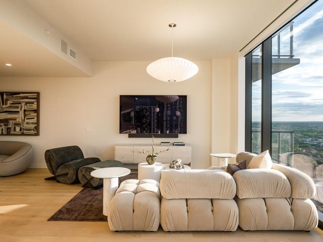 44 East Ave 3303, Austin, TX 78701