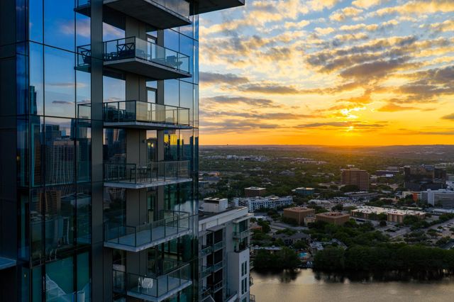 44 East Ave 3303, Austin, TX 78701