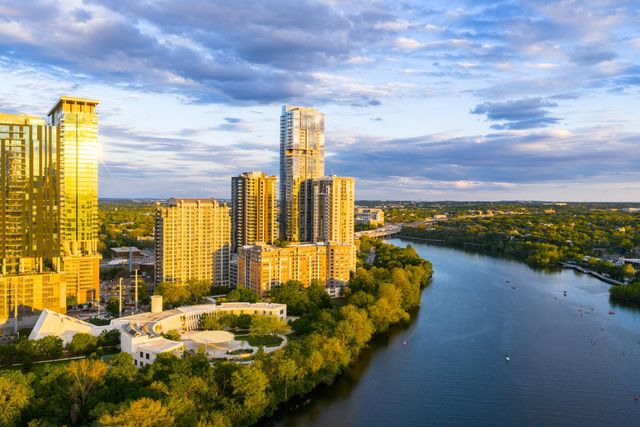 44 East Ave 3303, Austin, TX 78701