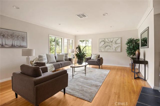 5213 Crown Avenue, La Canada Flintridge, CA 91011