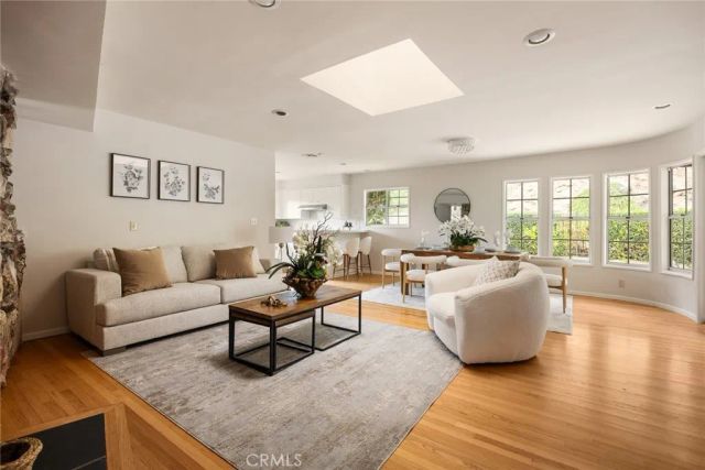 5213 Crown Avenue, La Canada Flintridge, CA 91011