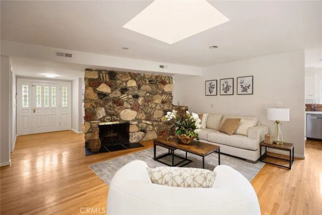 5213 Crown Avenue, La Canada Flintridge, CA 91011