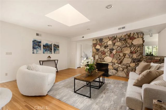 5213 Crown Avenue, La Canada Flintridge, CA 91011