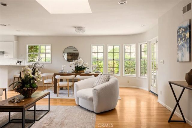 5213 Crown Avenue, La Canada Flintridge, CA 91011