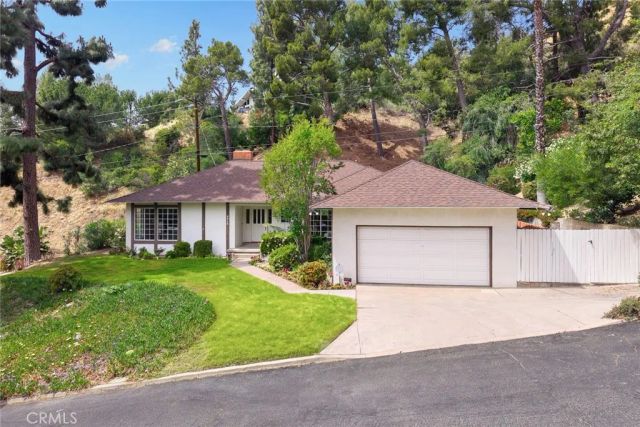 5213 Crown Avenue, La Canada Flintridge, CA 91011