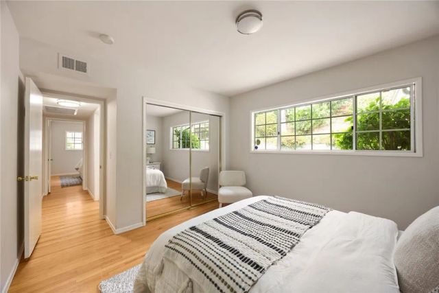 5213 Crown Avenue, La Canada Flintridge, CA 91011