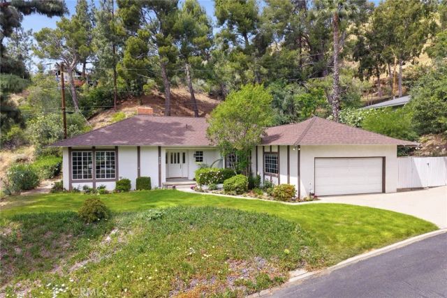 5213 Crown Avenue, La Canada Flintridge, CA 91011