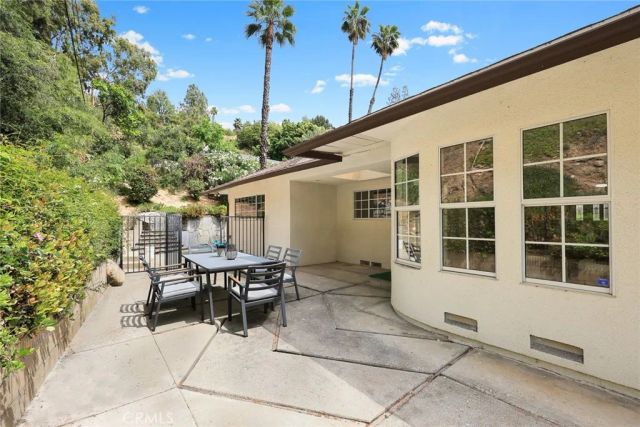 5213 Crown Avenue, La Canada Flintridge, CA 91011