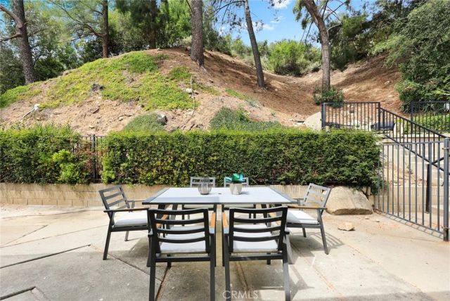 5213 Crown Avenue, La Canada Flintridge, CA 91011