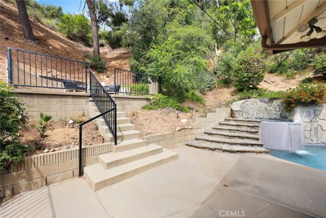 5213 Crown Avenue, La Canada Flintridge, CA 91011