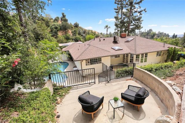 5213 Crown Avenue, La Canada Flintridge, CA 91011