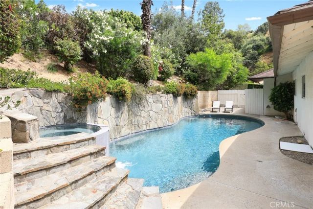 5213 Crown Avenue, La Canada Flintridge, CA 91011