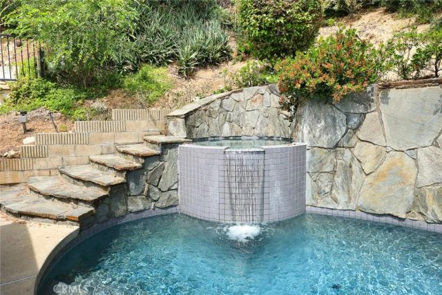 5213 Crown Avenue, La Canada Flintridge, CA 91011