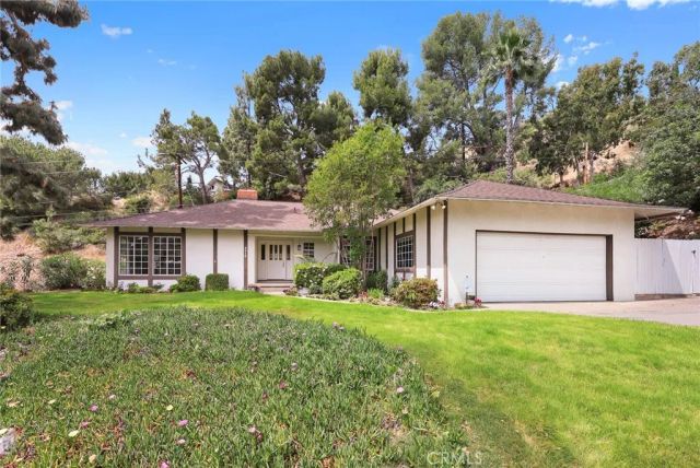 5213 Crown Avenue, La Canada Flintridge, CA 91011