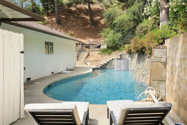 5213 Crown Avenue, La Canada Flintridge, CA 91011