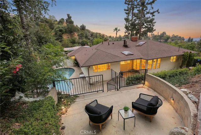 5213 Crown Avenue, La Canada Flintridge, CA 91011