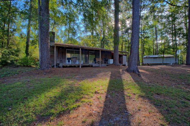 90 W Easy Street, Burkeville, TX 75932