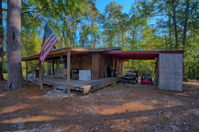90 W Easy Street, Burkeville, TX 75932