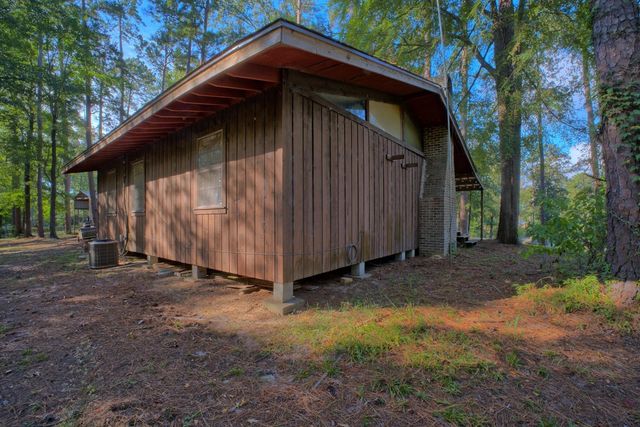 90 W Easy Street, Burkeville, TX 75932