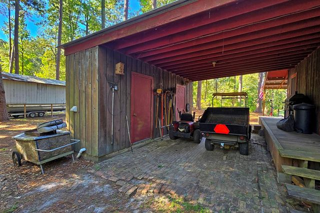 90 W Easy Street, Burkeville, TX 75932