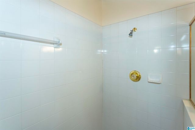 5557 LAKES EDGE DRIVE, Hoover, AL 35242