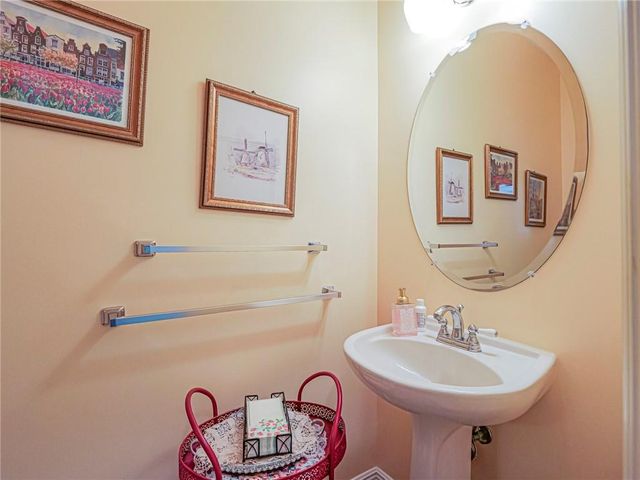 5873 Pine Ridge Circle, Vero Beach, FL 32967