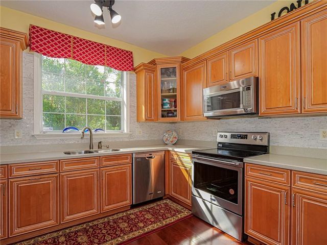 5873 Pine Ridge Circle, Vero Beach, FL 32967