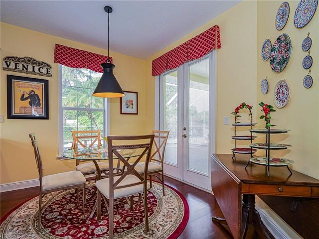 5873 Pine Ridge Circle, Vero Beach, FL 32967