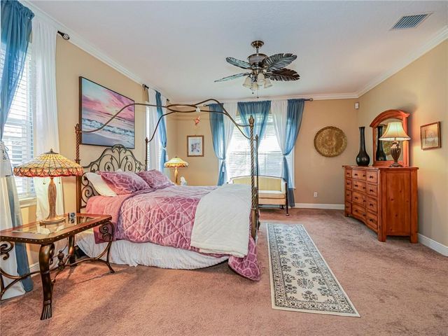 5873 Pine Ridge Circle, Vero Beach, FL 32967