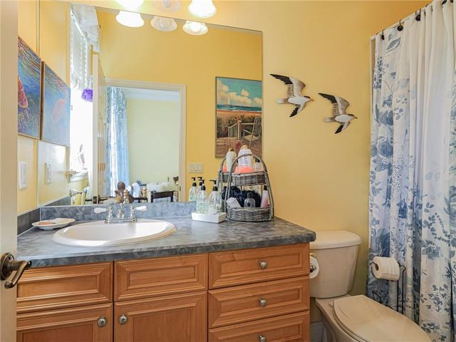 5873 Pine Ridge Circle, Vero Beach, FL 32967