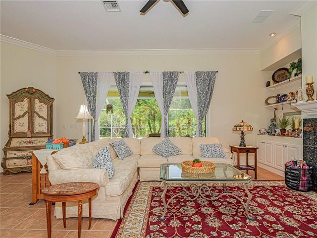 5873 Pine Ridge Circle, Vero Beach, FL 32967