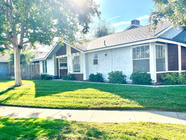 1441 E Sunnyview Avenue, Visalia, CA 93292