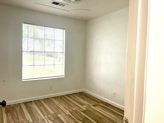 1441 E Sunnyview Avenue, Visalia, CA 93292