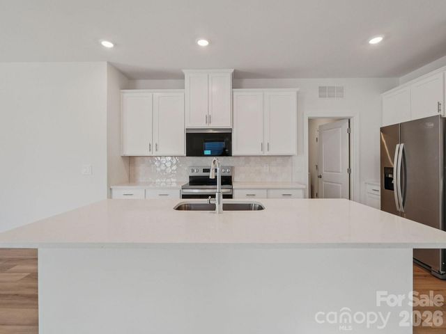 1281 30th STREET Lane NE, Conover, NC 28613