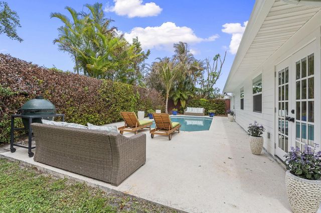 1904 NE Avenida Dracaena, Jensen Beach, FL 34957