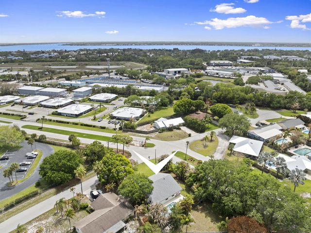 1904 NE Avenida Dracaena, Jensen Beach, FL 34957