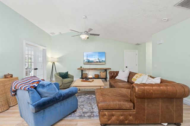 1904 NE Avenida Dracaena, Jensen Beach, FL 34957