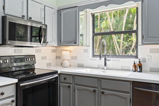 1904 NE Avenida Dracaena, Jensen Beach, FL 34957
