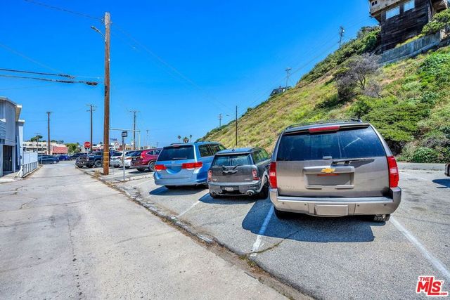 130 Montreal Street, Playa Del Rey, CA 90293