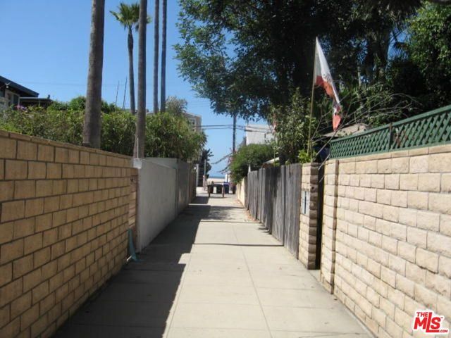 130 Montreal Street, Playa Del Rey, CA 90293