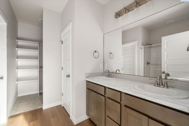 120 E 26th Avenue, Kennewick, WA 99337