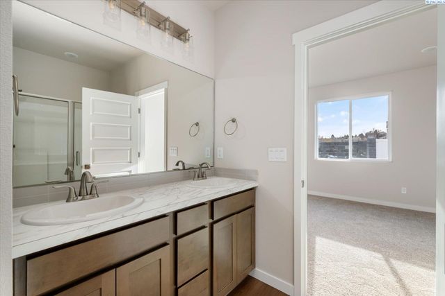 120 E 26th Avenue, Kennewick, WA 99337