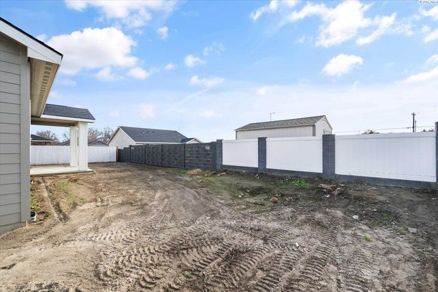 120 E 26th Avenue, Kennewick, WA 99337
