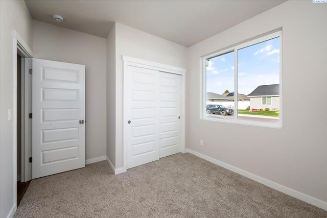 120 E 26th Avenue, Kennewick, WA 99337