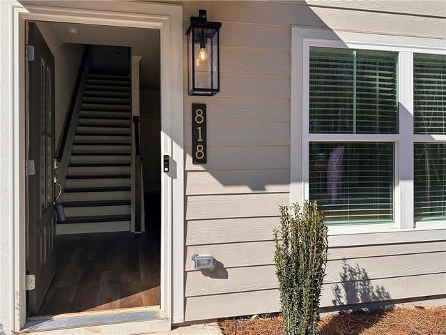 818 Glennferry Bend SW, Mableton, GA 30126