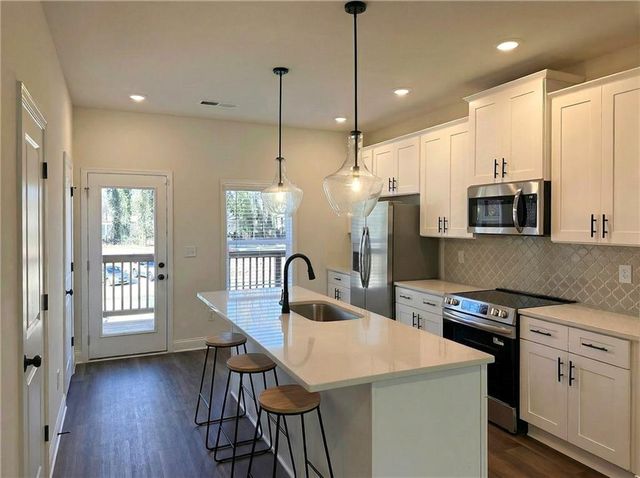 818 Glennferry Bend SW, Mableton, GA 30126